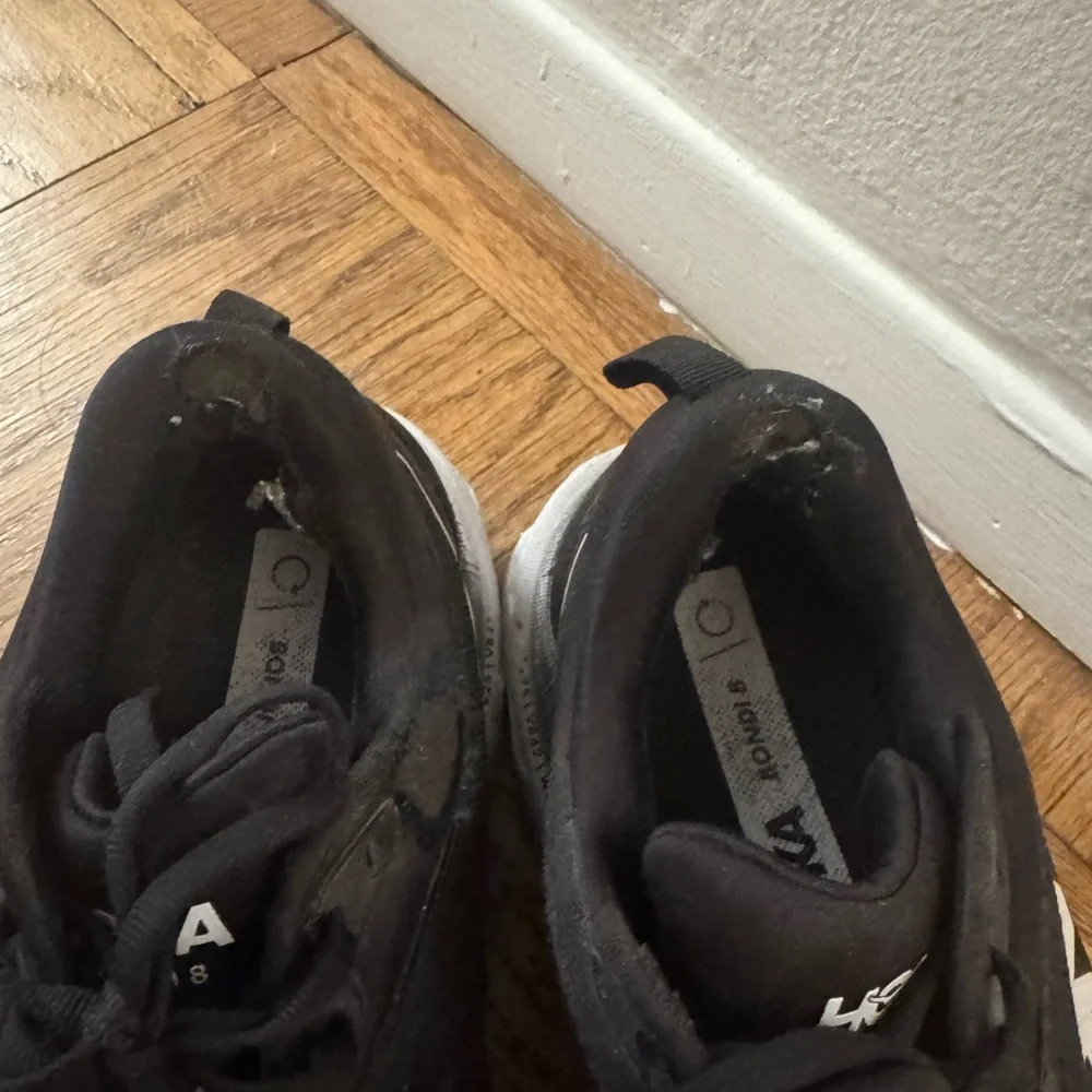 Hoka One One Bondi 8 Running Shoes Size 8 B Black Athletic Sneakers - Picture 4 of 8